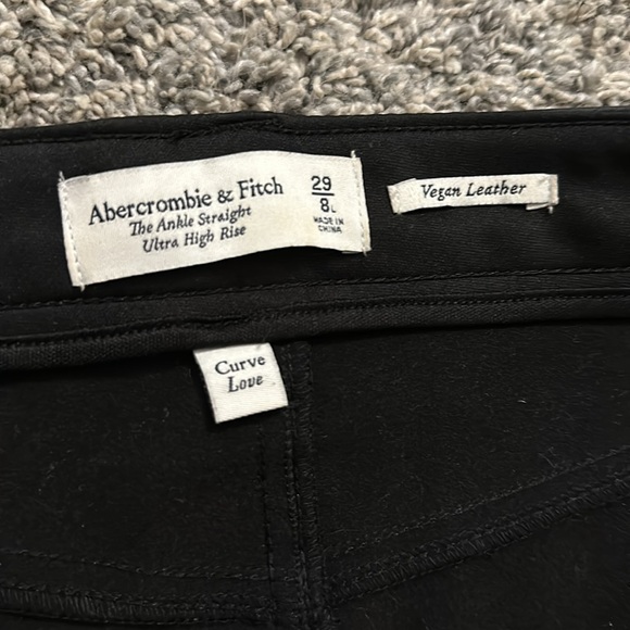 Abercrombie & Fitch Ankle Straight Ultra High
Rise Vegan Leather Black Pants - Picture 6 of 6